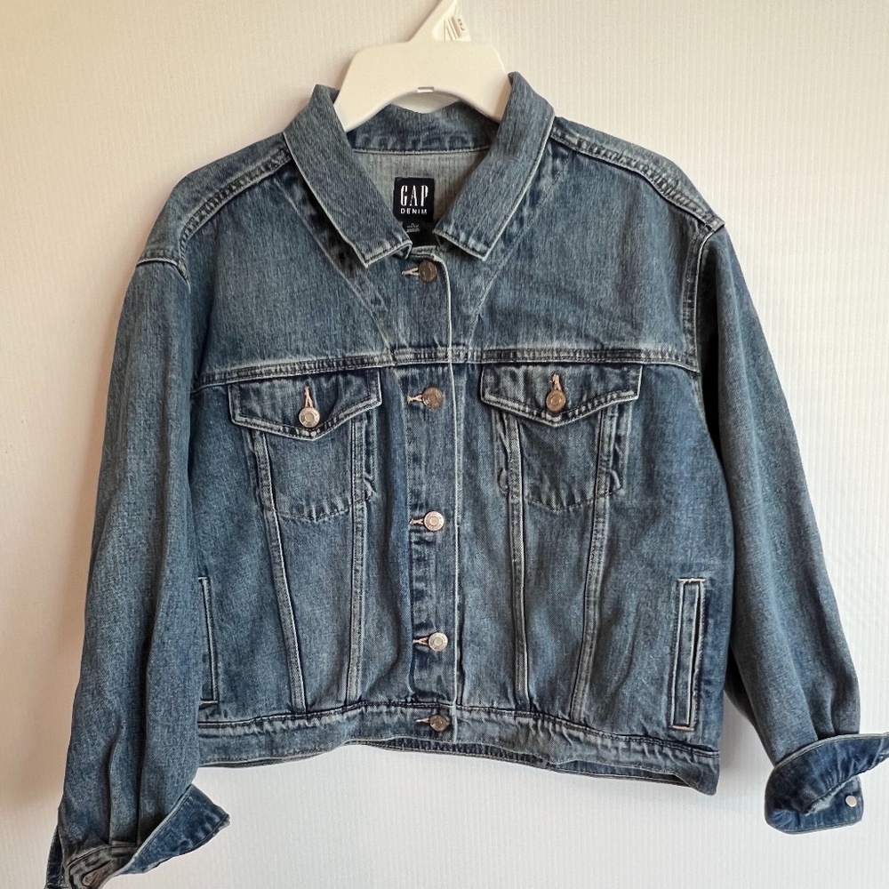 Gap cropped denim jacket